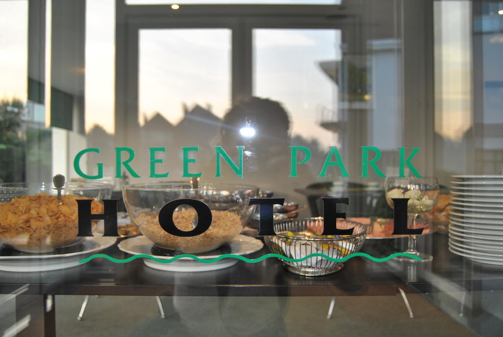 Greenpark Hotel Sint-Pieters-Leeuw Exterior foto